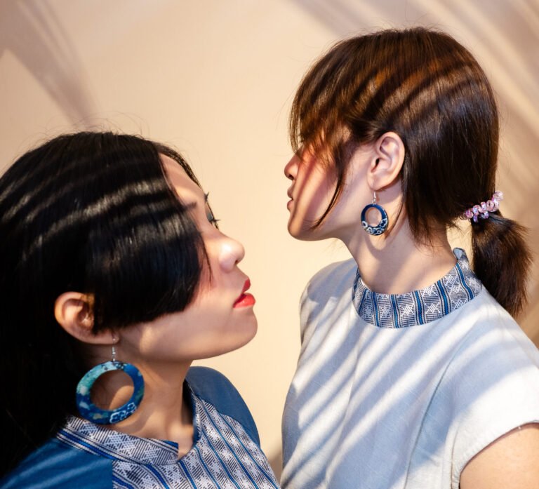 ARTISTSY - bong tai son mai 2025