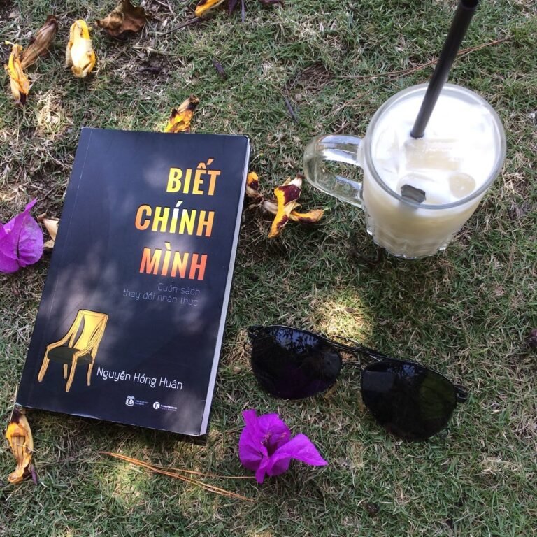 Kaitago - Đọc sách tại quán cafe nào đó ở Đà Lạt