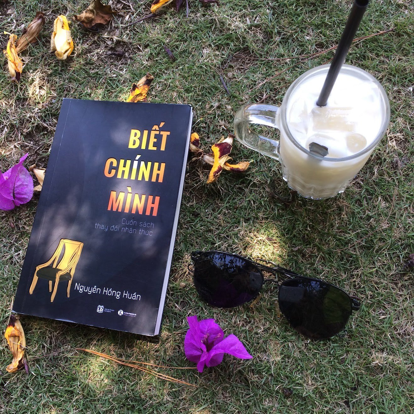 Kaitago - Đọc sách tại quán cafe nào đó ở Đà Lạt