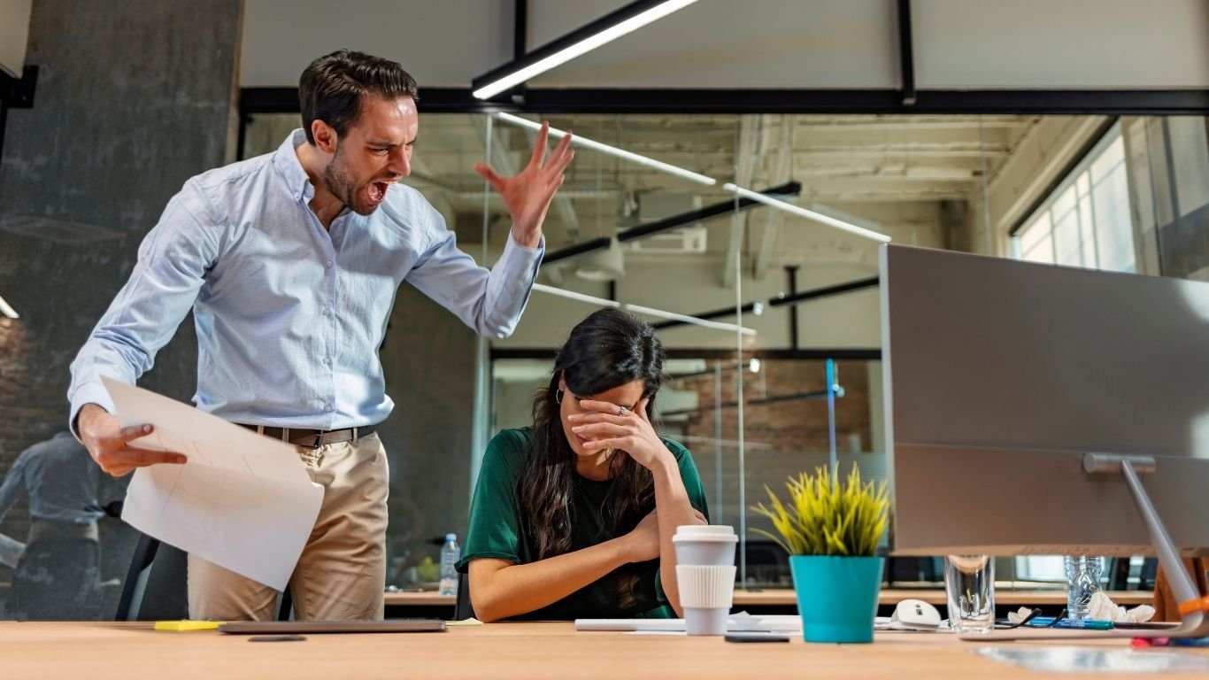 Hạ bệ người khác để thanh lọc tự nguyện