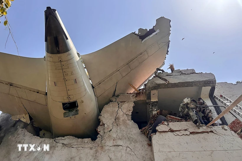 Hiện trường vụ tai nạn máy bay của Hãng hàng không Air India tại thành phố Ahmedabad, Ấn Độ ngày 12/6/2025